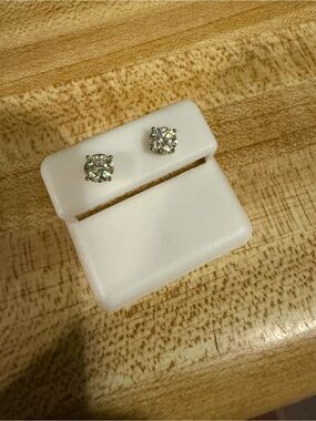 Classic Round moissanite Stud Earrings - Gold Tone
